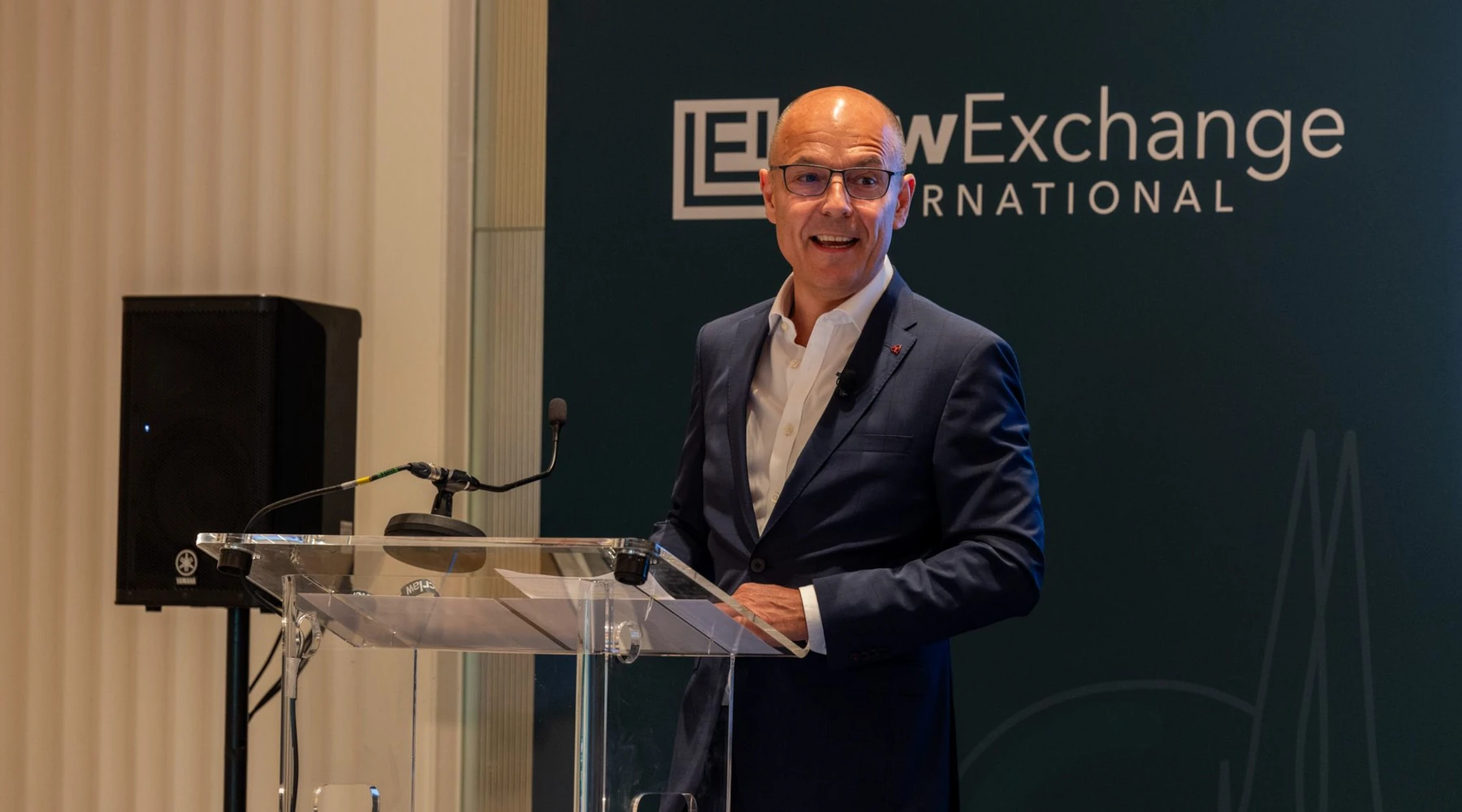 International lawyer Robert Capper presenting at the LawExchange International Conference