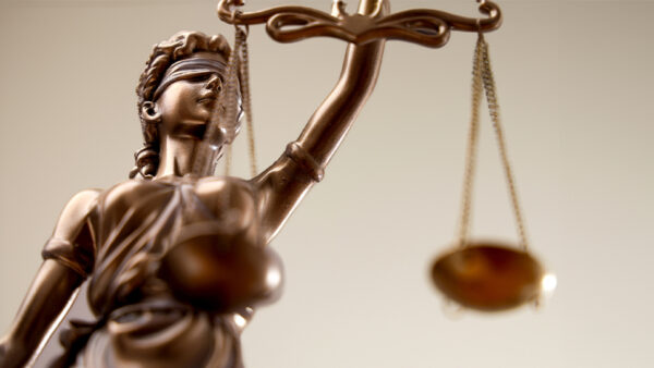 Picture of statue of the scales of justice